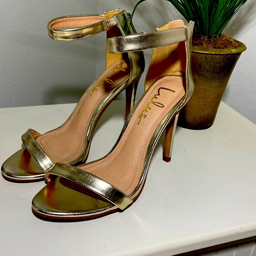 Lulu’s gold ankle strap heel
